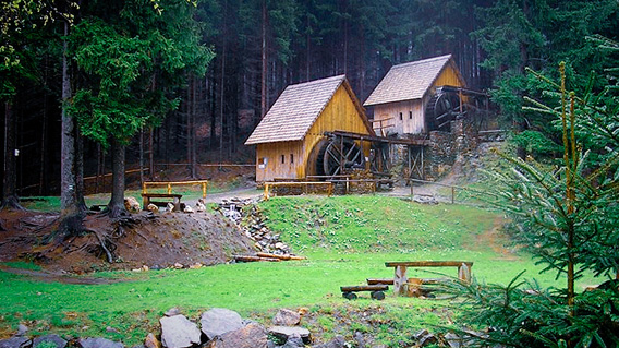 Zlatokopecký skanzen (25 km od apartmánů)